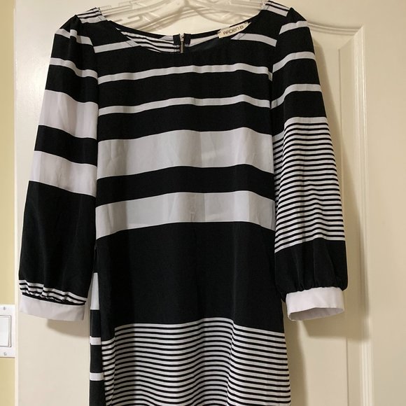 Arden B Tunic Top - Picture 1 of 5